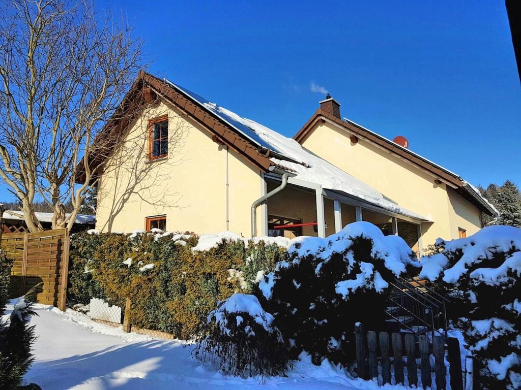 Apartment With Views Of The Ore Mountains Oelsnitz  Buitenkant foto